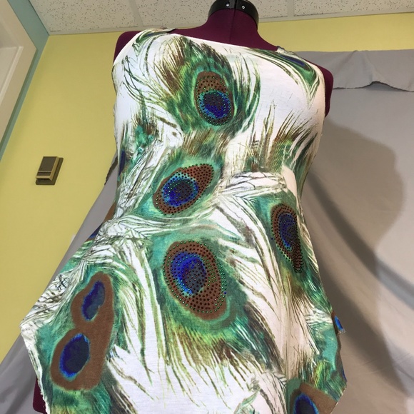 Peacock feather, lace razorback, sleeveless top. - Picture 4 of 5